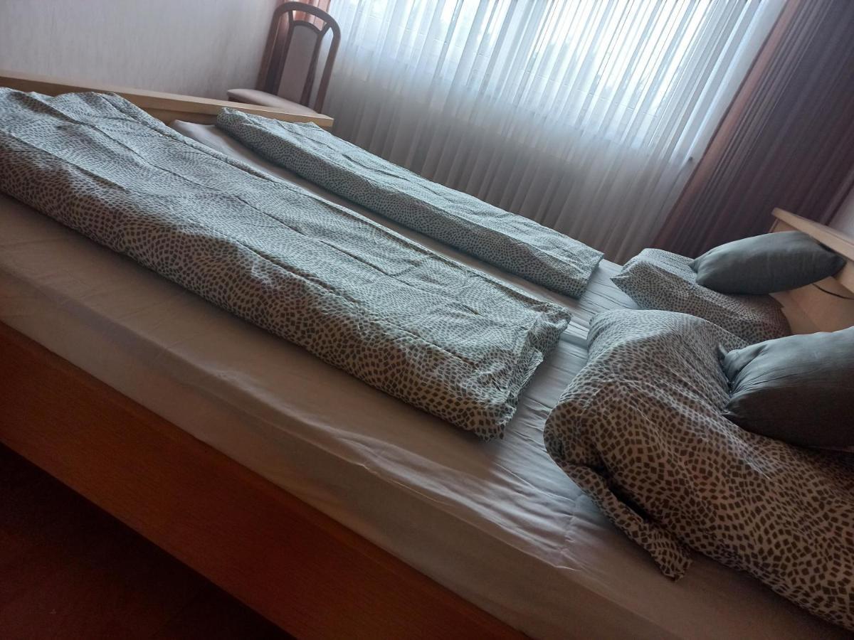 Hoteliving Duesseldorf Airport 拉廷根 外观 照片